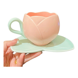 Linda Xícara De Café Artesanal Com Flores E Tulipas Linda Xícara De Café Artesanal Com Flores E Tulipas