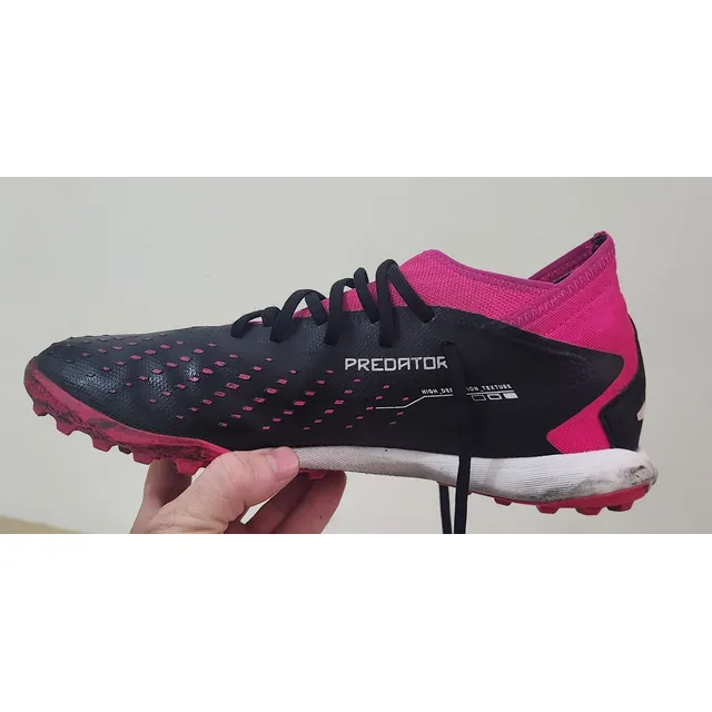 Marca: adidas, Modelo: Predator.