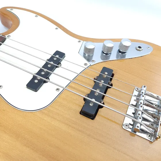 Bajo Eléctrico Squier Jazz Bass California Series 4 Cuerdas
