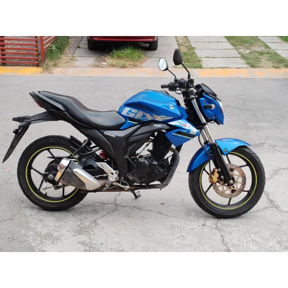 Motocicleta Gixxer 150 Bitono Naked