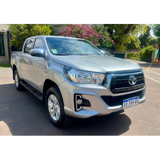 Toyota Hilux Pick-up 2.8 Cd Srv 177cv 4x4