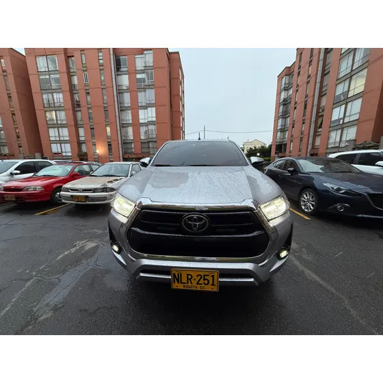 Toyota Hilux 2.8 Srx Diésel 4x4 Aut