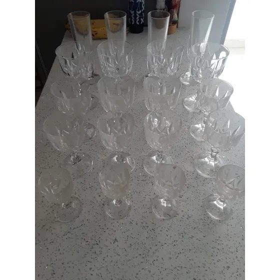 Juego De Copas De Cristal De Arques Talladas