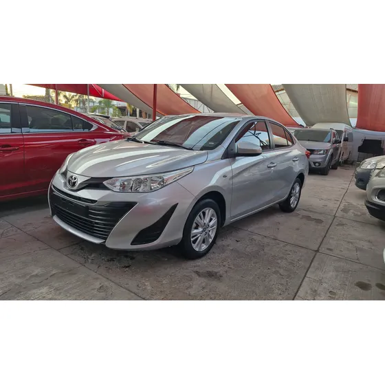 Toyota Yaris 1.5 Core Sedan Mt