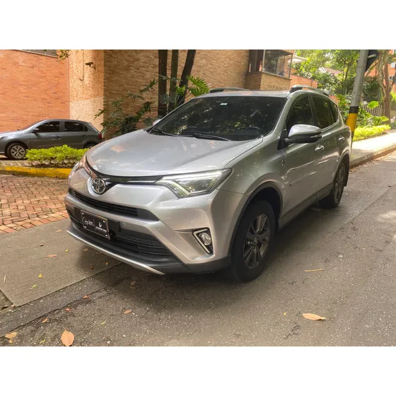 Toyota Rav4 2.0 Street