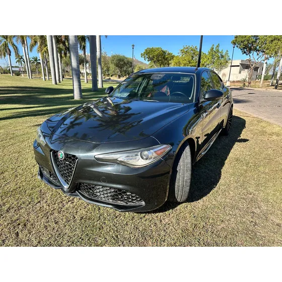 Alfa Romeo Giulia 2.9l Quadrifoglio V6 Bi-turbo At