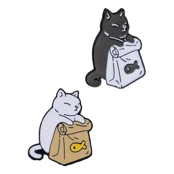 Pin Cat And Fish Pack X 2 Unidades; En Blanco Y Negro