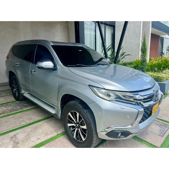 Mitsubishi Montero 2.5 215 Hp