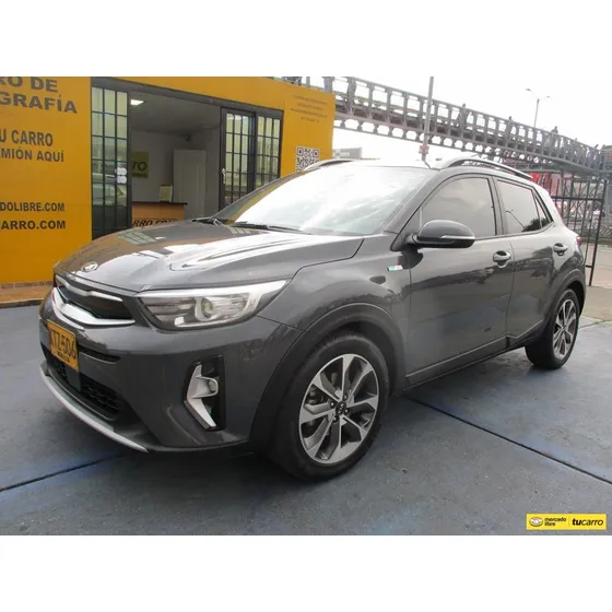 Kia Stonic Zenith Hybrid 4x2 1000cc Mt Aa