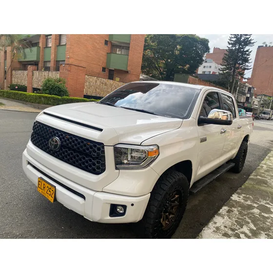 Toyota Tundra 5.7 Crewmax Platinum