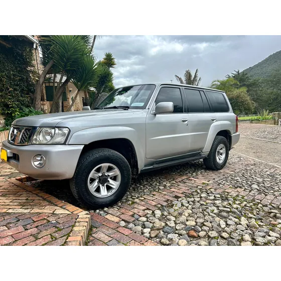 Nissan Patrol 4.8 Y61 Grx