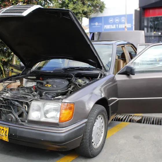 Mercedes-Benz 300e 1989 3.0 Full At