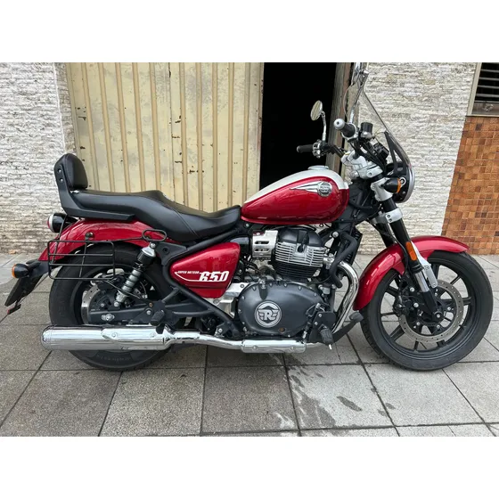 Royal Enfield Super Meteor 650 Celestial Red La Mas Completa