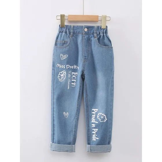 Niñitas Jeans Con Estampado De Corazón Y Letra