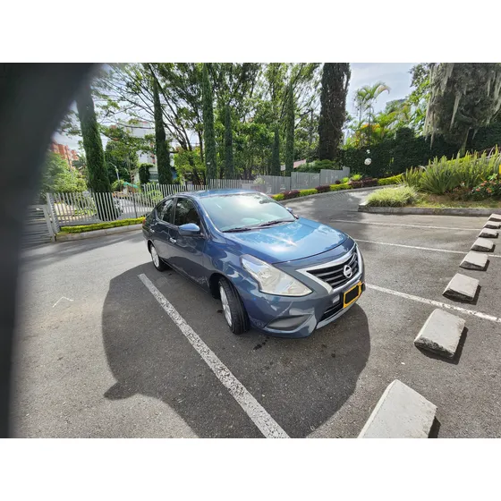 Nissan Versa 1.6 Sense
