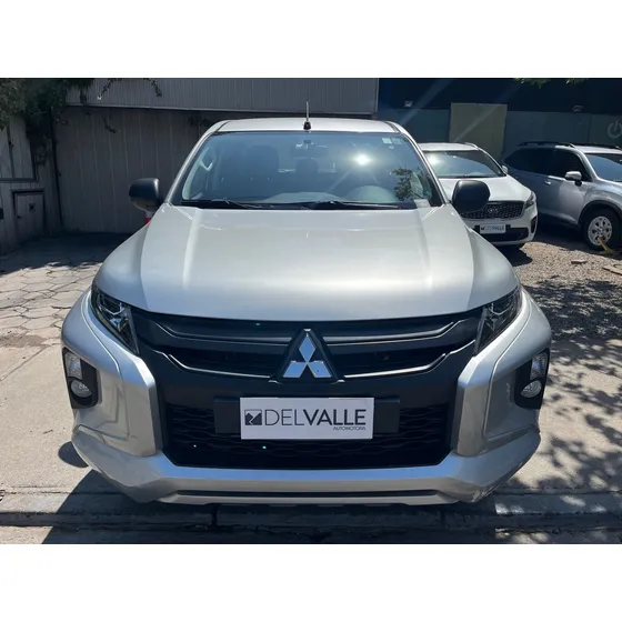 Mitsubishi L200 2.4 Work Cr 4x2