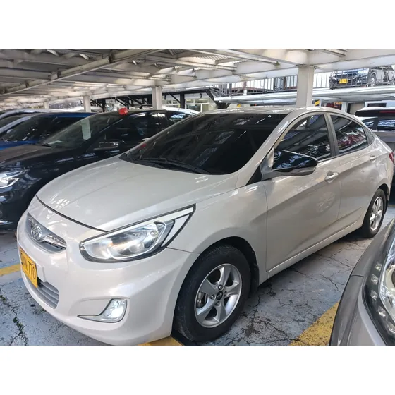 Hyundai Accent 1.6 Premium Mecánica