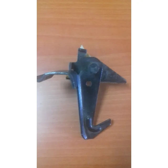 Gancho Seguro Superior De Capot Chevrolet C10 C30 84-86