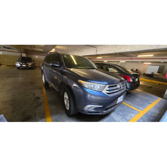 Toyota Highlander Base Premium Aa R-17 At