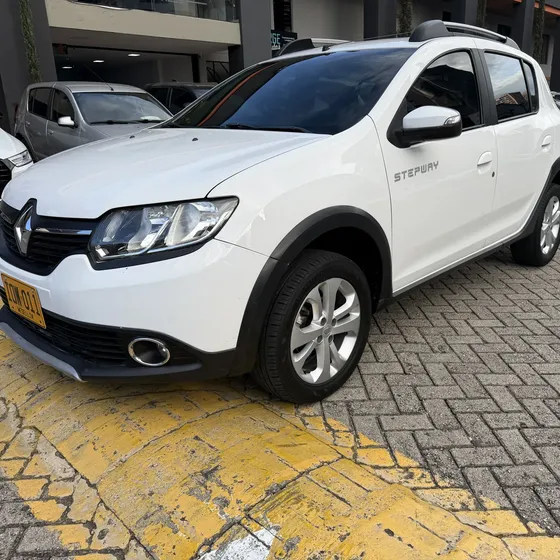 Renault Stepway 2017 1.6 Dynamique / Intens