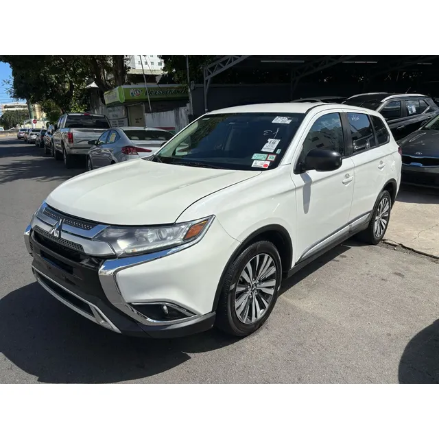 Mitsubishi Outlander Es