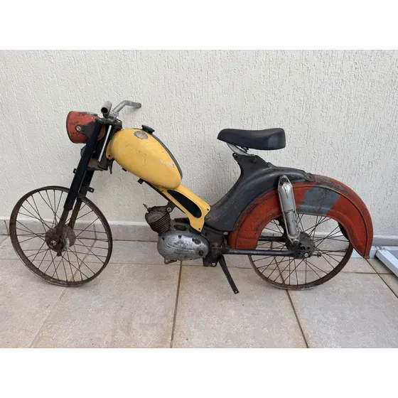 Duas Leonettes 1961 - 1 Modelo Sport E 1 Modelo Femino