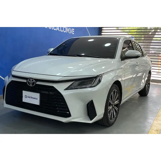 Toyota Yaris Sedán G