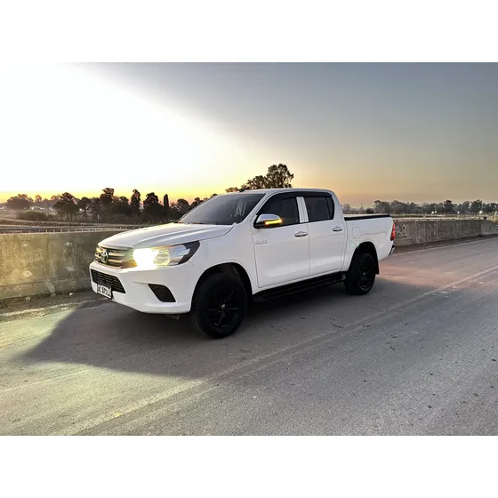 Toyota Hilux Pick-up 2.4 Cd Sr 150cv 4x2