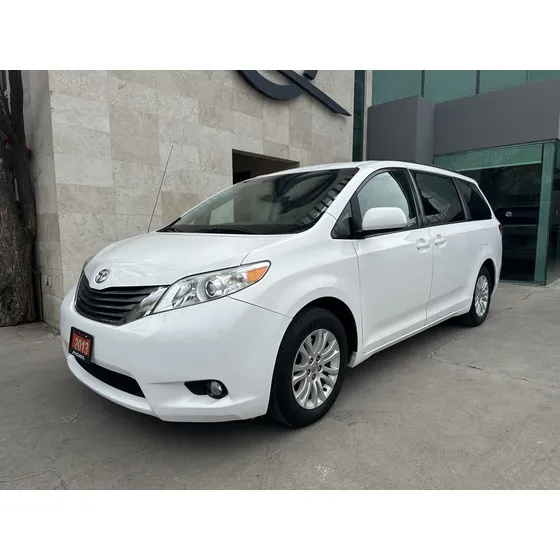 Toyota Sienna Xle At