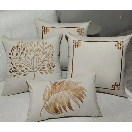 4 Almofadas Em Linho Com Bordados 3 Tam 50x50 E 1 Tam 30x50 Cor Off White Com Dourado