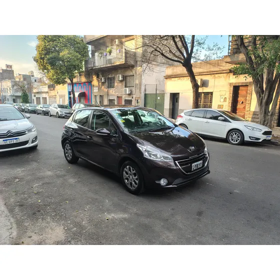 Peugeot 208 1.5 Allure Touchscreen