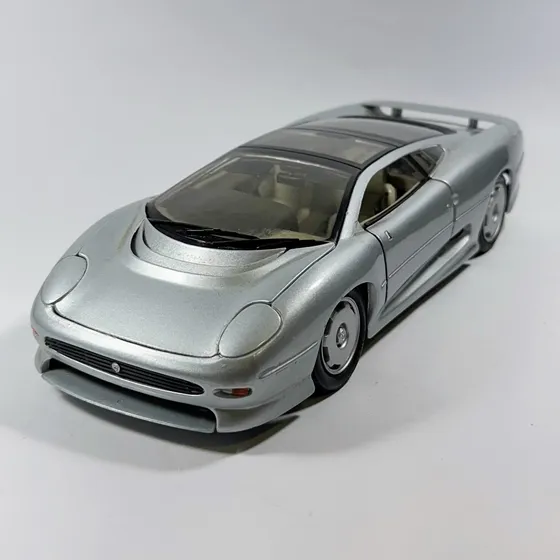 Miniatura Jaguar Xj220 Maisto 1/18