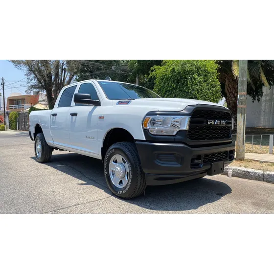 Ram Ram 2500 Tradesman V8 6.4 L Hemi