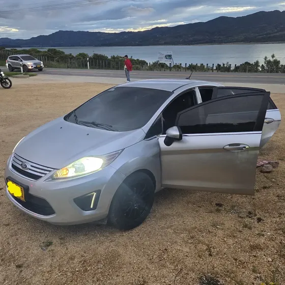 Ford Fiesta 2012 1.6 Hatchback Mecánica