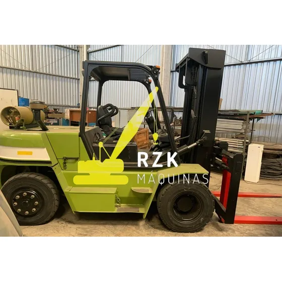 Empilhadeira Clark C70l 7 Ton  - 2012