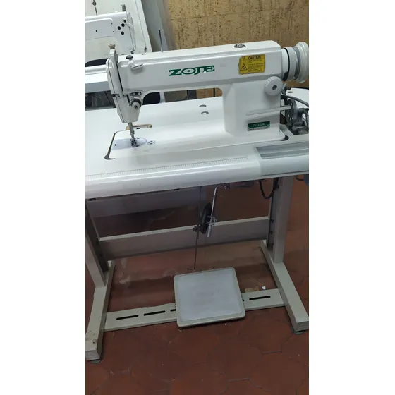 Máquina De Coser Industrial Recta Usada Zoje Poco Uso