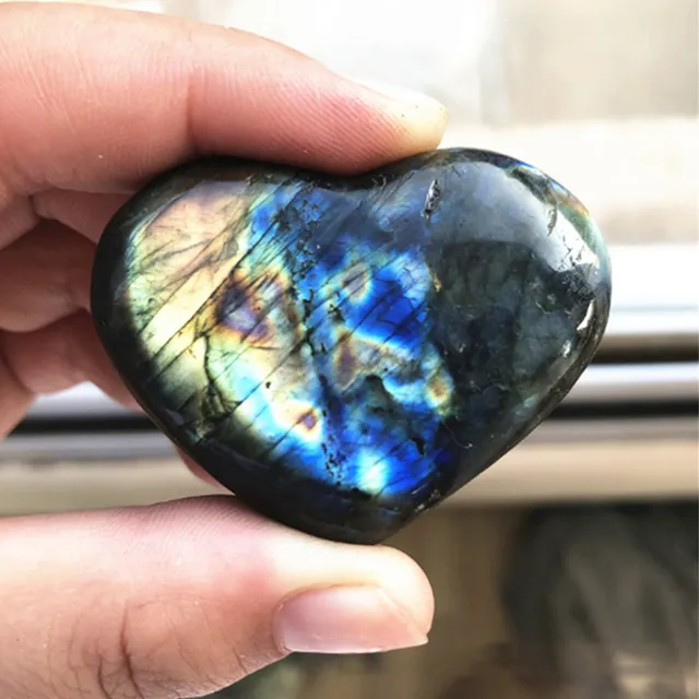 Una Piedra Preciosa Curativa De Cuarzo Curativo Con Forma De