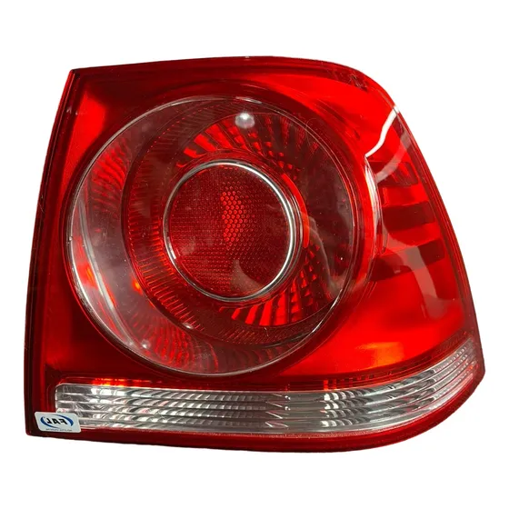 Faro Trasero P/ Vw Bora Modelo 2007 En Adelante Exterior