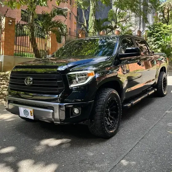 Toyota Tundra 2019 5.7 Crewmax Platinum