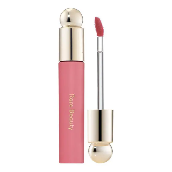 Óleo labial colorido Rare Beauty de Selena Gomez Soft Pinch Acabado em cor natural Coral Claro