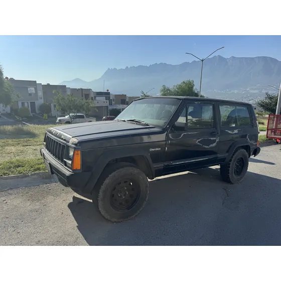 Jeep Cherokee Sport 4x2 Ta