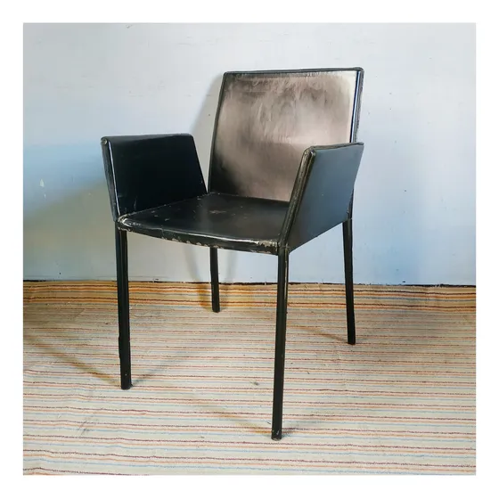 Sillón De Diseño Bertoni De Metal Tapizado Cuerina