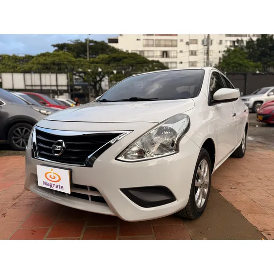 Nissan Versa 1.6 Sense Automatico