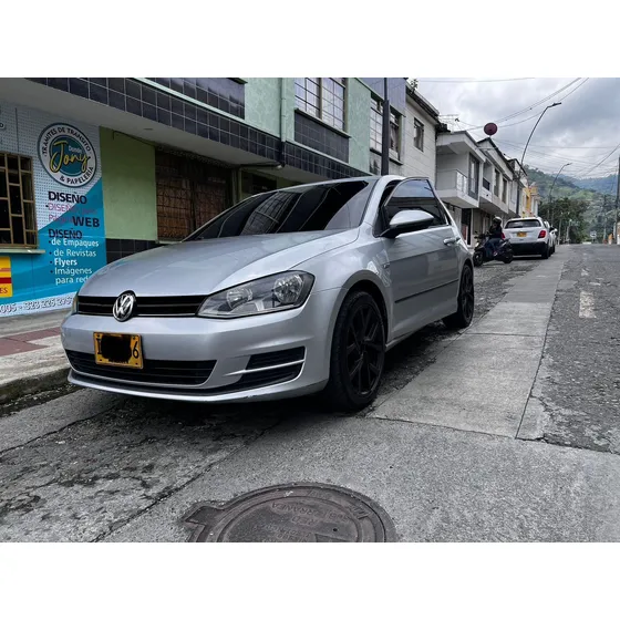 Volkswagen Golf 1.6 Highline