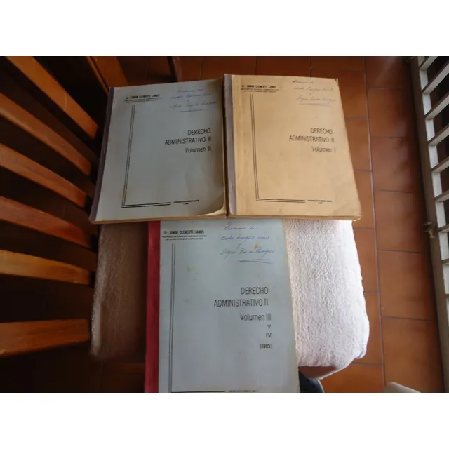 Guías De Derecho Administrativo 2. Simón Clemente Lamus.