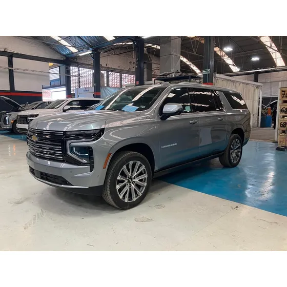Chevrolet Suburban 6.2 V8 High Country At