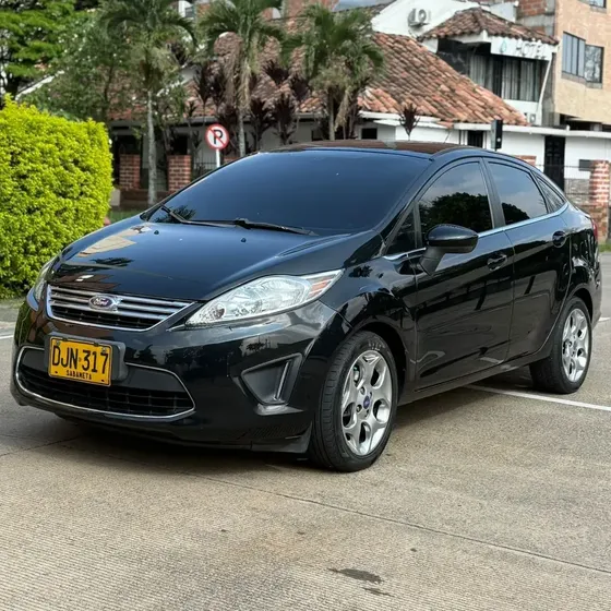 Ford Fiesta 2012 1.6 Sportback Automática