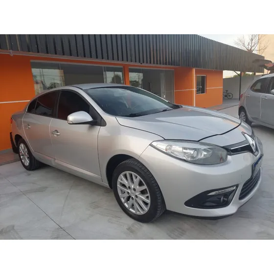Renault Fluence 2.0 Dynamique Hi-flex 4p
