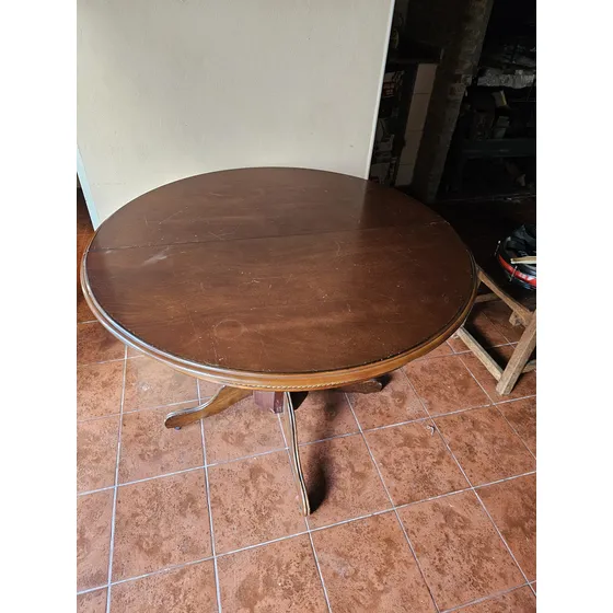 Mesa Redonda De Cedro, Extensible