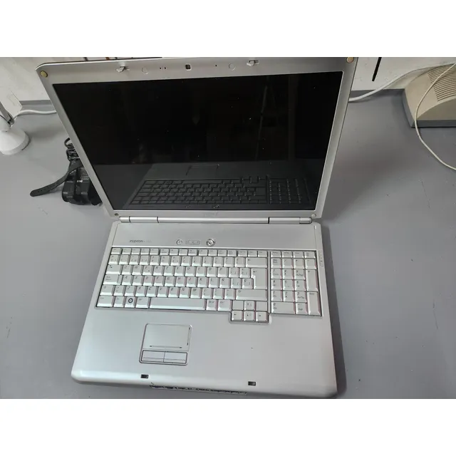 Notebook Dell Inspiron 1720 - No Funciona Para Repuestos Gris